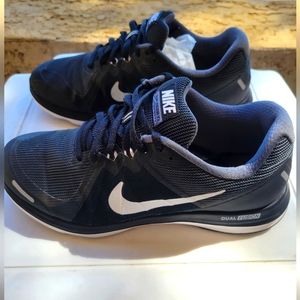 Nike Dual Fusion X2 (7.5)